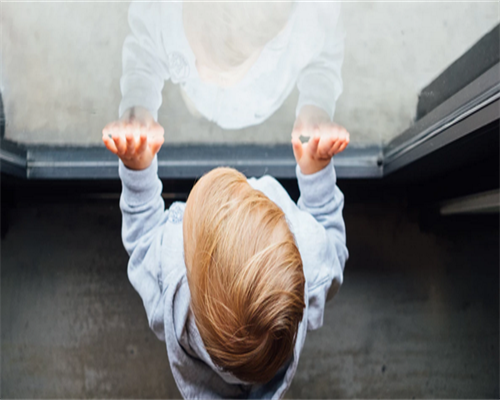 代孕产子服务:南宁试管婴儿大概多少钱（医院价格30755元）